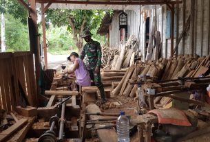 Usaha Bubut Kayu Milik Warga Tamansari Mampu Bersaing di Industri Permebelan