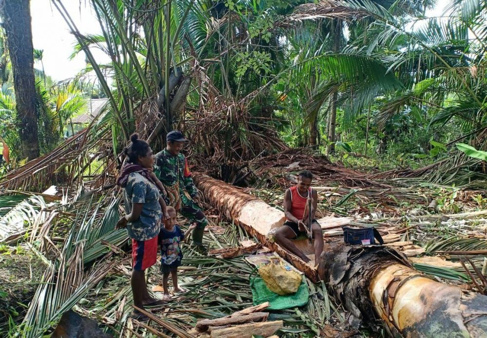 Warga Kampung Dorba Bangun Kampungnya Lebih Baik