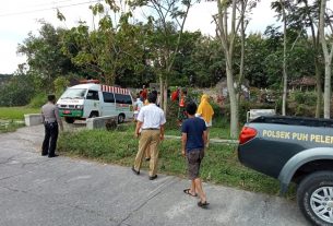 Sinergi Babinsa Dan Bhabinkamtibmas Puhpelem, Monitoring Pemakaman Jenazah Dengan Protokol Penanganan Covid-19