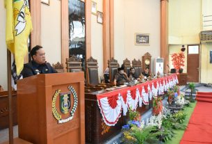 Azwar Hadi Menghadiri Rapat Paripurna DPRD Lamtim Dalam Giat LPAA