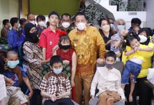 Gubernur Lampung Hadiri Penyerahan Lukisan String Art Oleh Komunitas Disabilitas Kota Metro