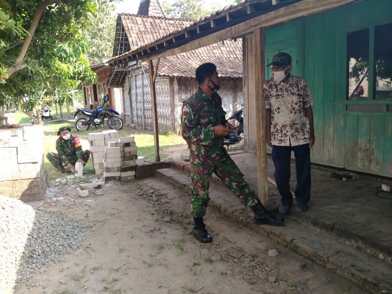 TNI Dan Perangkat Desa Tamansari Pantau Kesiapan Program RTLH TMMD Ke 111 Kodim 0718/Pati