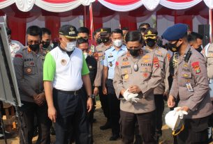 Didampingi Bupati Kapolda Lampung Letakan Batu Pertama Pembangunan Mako Polres Tubaba