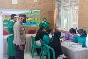 UPT Puskesmas Bumi Baru Vaksinasi Massal Covid-19 , Kepada Pelayan Publik