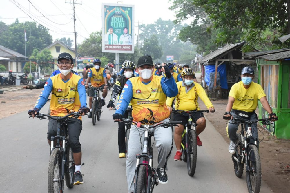Tingkatkan Imunitas Wabup Lamtim Gowes Bareng Komunitas Sepeda Sekampung