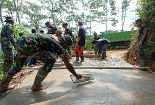 Kejar Target TNI dan Warga Harus Bergelut Dengan Adukan