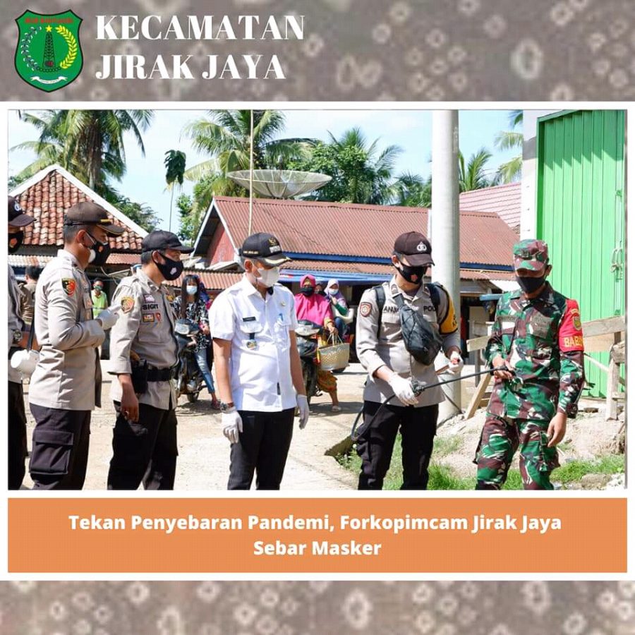 Tekan Penyebaran Pandemi, Forkopimcam Jirak Jaya Sebar Masker