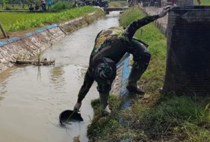 Air Saluran Irigasi Sangat Berperan Selama Proses Pekerjaan Jalan Betonisasi Hingga Selesai