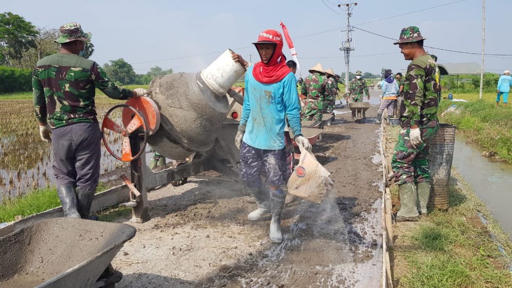 Antusias Warga Memasuki Masa Akhir TMMD Tetap Terjaga