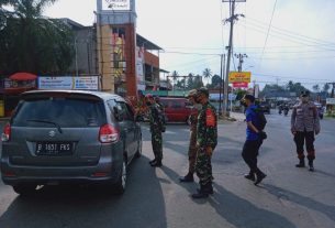 Babinsa Kodim 0410/KBL Lakukan Penyekatan