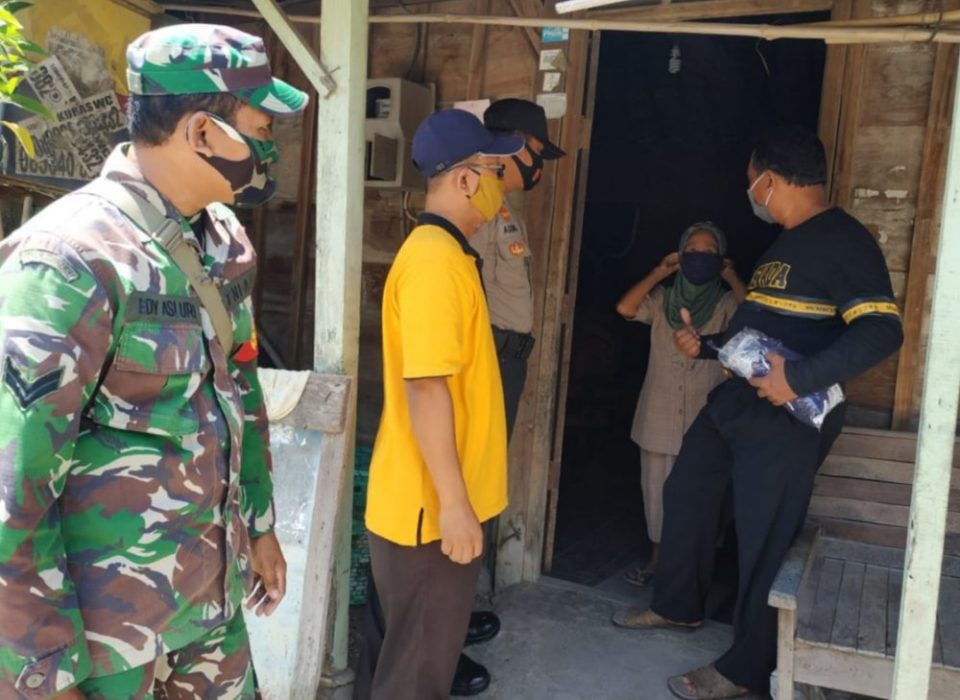 Babinsa Tamansari Aktif Dampingi Satgas PPKM Tingkat Desa
