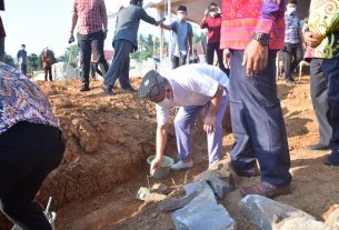 Bupati Letakkan Batu Pertama Pembangunan Masjid Jami Panaragan