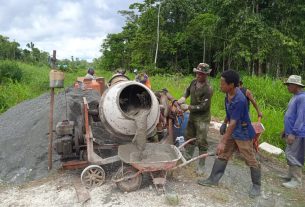 Canda Tawa Kelilingi Suasana di Lokasi TMMD Kodim Sarmi