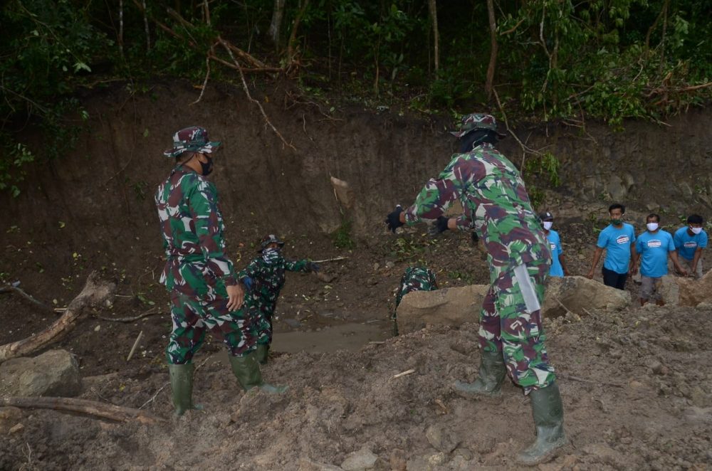 Dan SSK Beri Apresiasi TMMD Baringeng