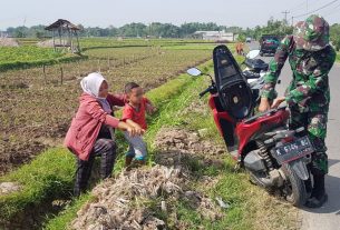 Inilah Wujud Nyata TNI Mengatasi Kesulitan Rakyat Sekelilingnya