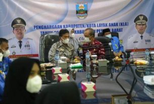 Kabupaten Pesisir Barat Meraih Penghargaan Kabupaten Layak Anak