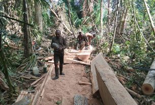 Kebanggaan Warga Kampung Dorba Melihat Ketangkasan Satgas TMMD