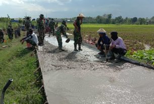 Kebut Pengerjaan Rabat Beton Jalan Program TMMD Reguler Ke-111 Kodim 0718/Pati