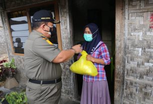 Masyarakat Lampung Selatan Dapatkan Bantuan Door To Door Dari Gubernur