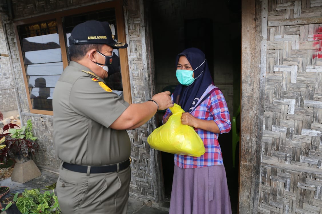 Masyarakat Lampung Selatan Dapatkan Bantuan Door To Door Dari Gubernur