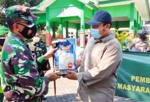 PPKM Darurat: 47,5 Ton Berat dibagikan Kodim Bojonegoro Untuk Masyarakat