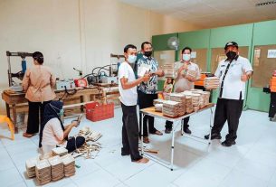 Panitia Kurban Bayung Lencir Borong Kontainer Pelepah Pinang