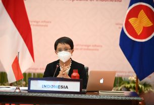 Pimpin Pertemuan Menlu ASEAN-Rusia, Menlu RI Dorong Kerja Sama Produksi Vaksin