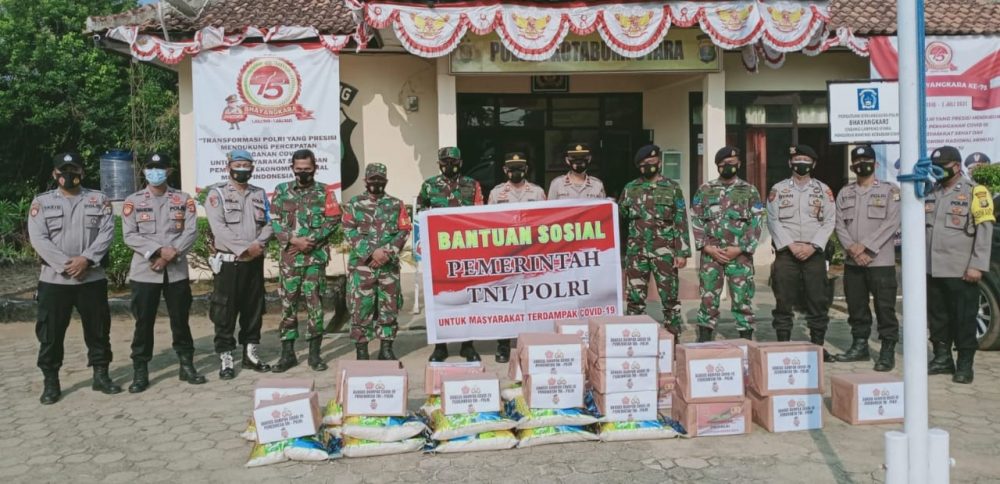 Polres Lampung Utara Bagikan Kebutuhan Pokok