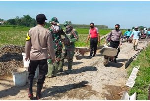 Polsek Jaken Melaksanakan Serbuan Ke Lokasi Pembangunan Jalan Penghubung Antar Desa