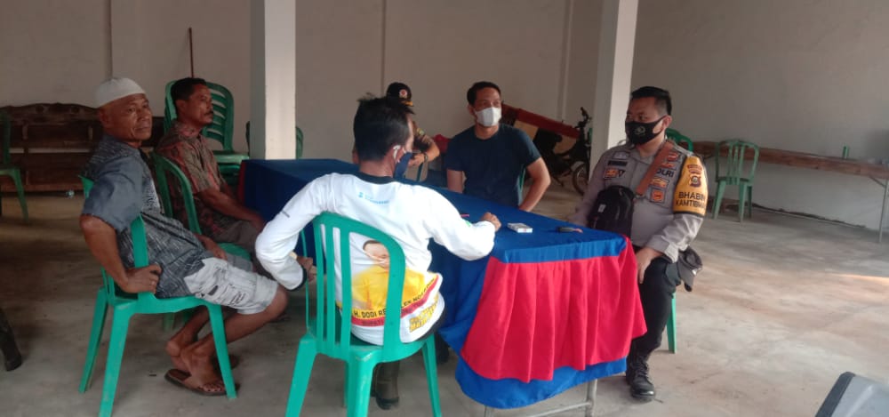 Polsek Keluang Datangi Warga Desa Sidorejo Yang Akan Lansungkan Akad Nikah