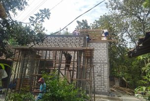 Program RTLH Satgas TMMD Pasang Usuk Reng