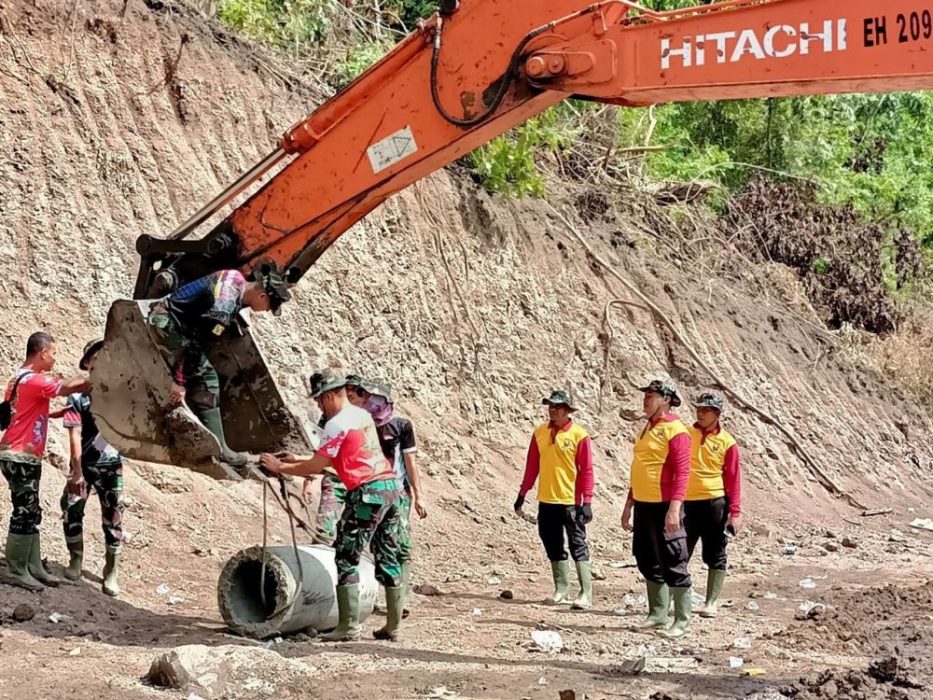 Satgas TMMD Ke 111 Kodim 1407/Bone Gunakan Ekskavator, Pekerjaan Lebih Ringan