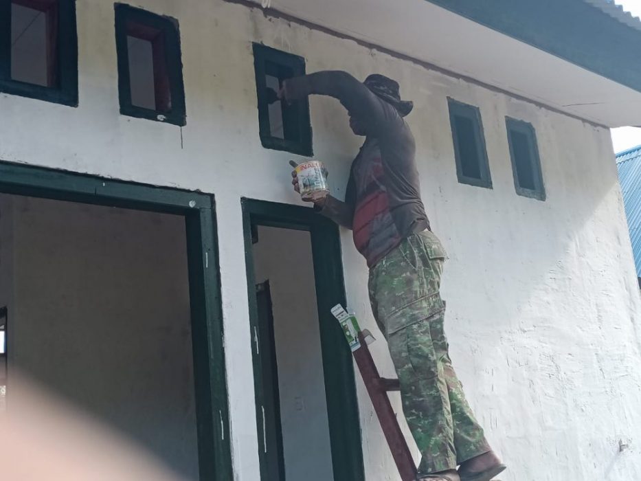 Satgas TMMD Kodim Sarmi Tak Boleh Kalah Semangat dengan Warga