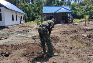 Satgas TMMD Kodim Sarmi Tak Peduli Cuaca yang Menghantam