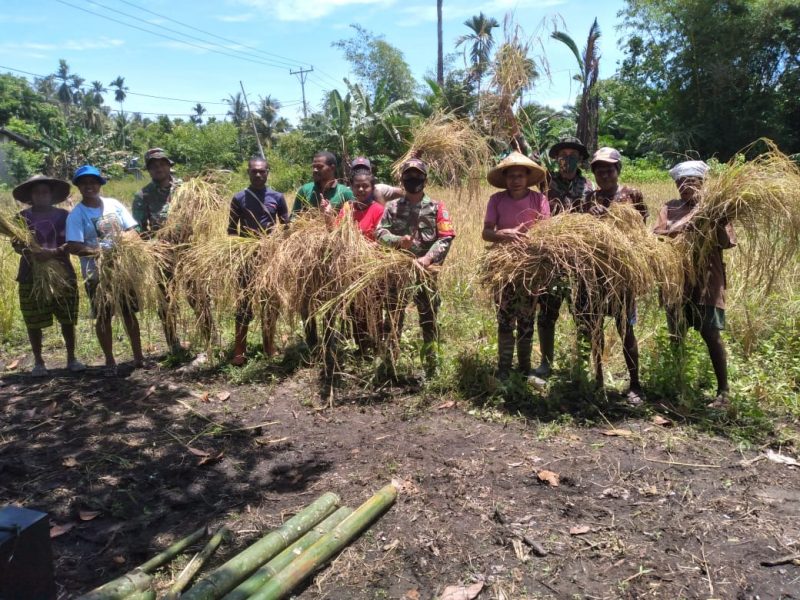 Satgas TMMD Kodim Sarmi dan Warga Kampung Dorba Amalkan Nilai-nilai Pancasila