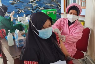 Semangat Nakes RSAU dr.Siswanto Berikan Layanan Terbaik Vaksinasi Untuk Masyarakat