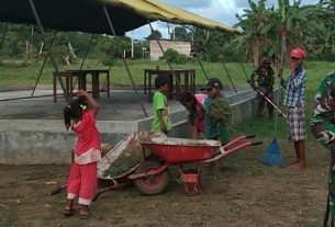 Senyum Anak-anak Kampung Dorba Jadi Penyemangat Satgas TMMD