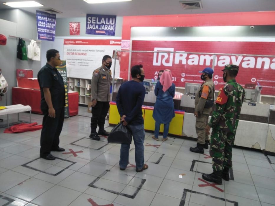 Sertu Marie Untung Bersama Gugus Tugas Himbauan Mematuhi Protokol Kesehatan