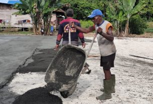 TMMD: Kedekatan Babinsa dengan Masyarakat Kampung Dorba Terus Dijaga