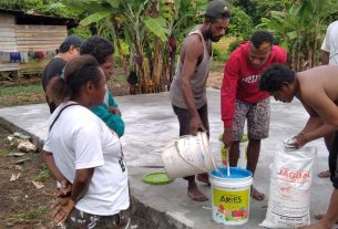 TMMD Kodim Sarmi: Kegotong-royongan Warga Kp. Dorba Harus Dilestarikan