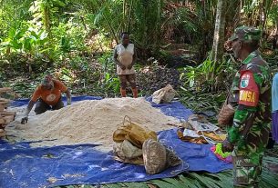 TMMD Kodim Sarmi: Upaya Babinsa Dekat dengan Warga Kampung Dorba