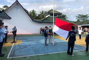 Tanamkan Jiwa Pancasila, Warga Binaan Lapas Kalianda Gelar Upacara Bendera