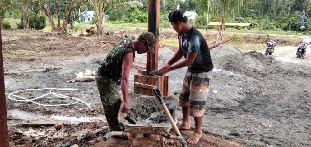 Warga Kampung Dorba Beri Motivasi Warga Lain Sukseskan TMMD