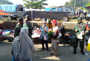 Putus Penyebaran Covid-19, Koramil 08/Giriwoyo Gelar Ops Gakplin Protkes Dan Dampingi Petugas Keshatan Laksanakan Tracing