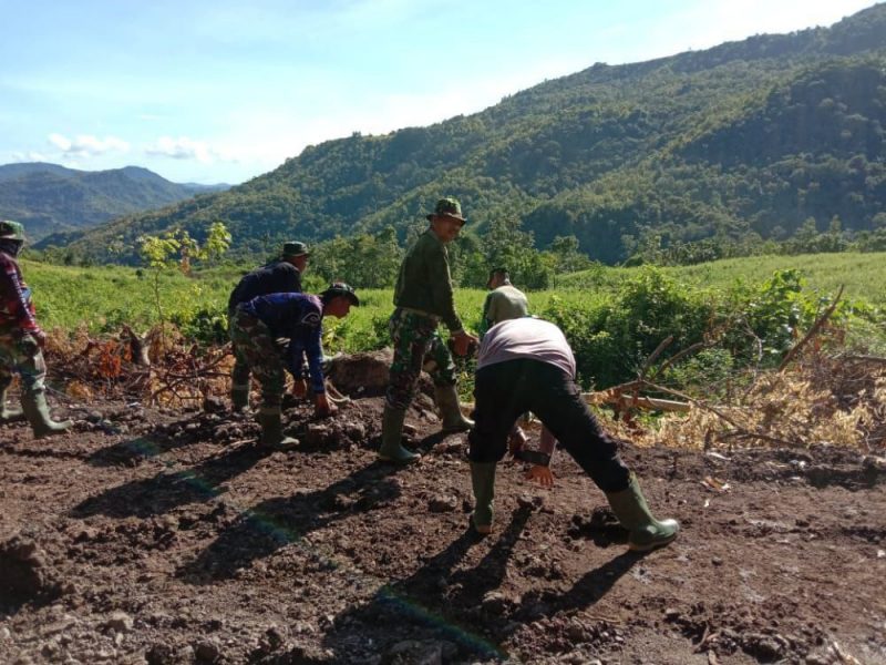 Satgas TMMD ke 111 kodim 1407 Bone Bersinergi Bersama Masyarakat Gotong-royong