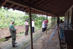 Babinsa Sendangsari Beserta Satgas Penanganan Covid-19 Kecamatan Batuwarno Laksanakan Tracing