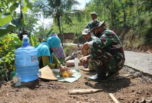 Besar Nilainya Bantuan Nasi Bungkus Untuk Satgas TMMD