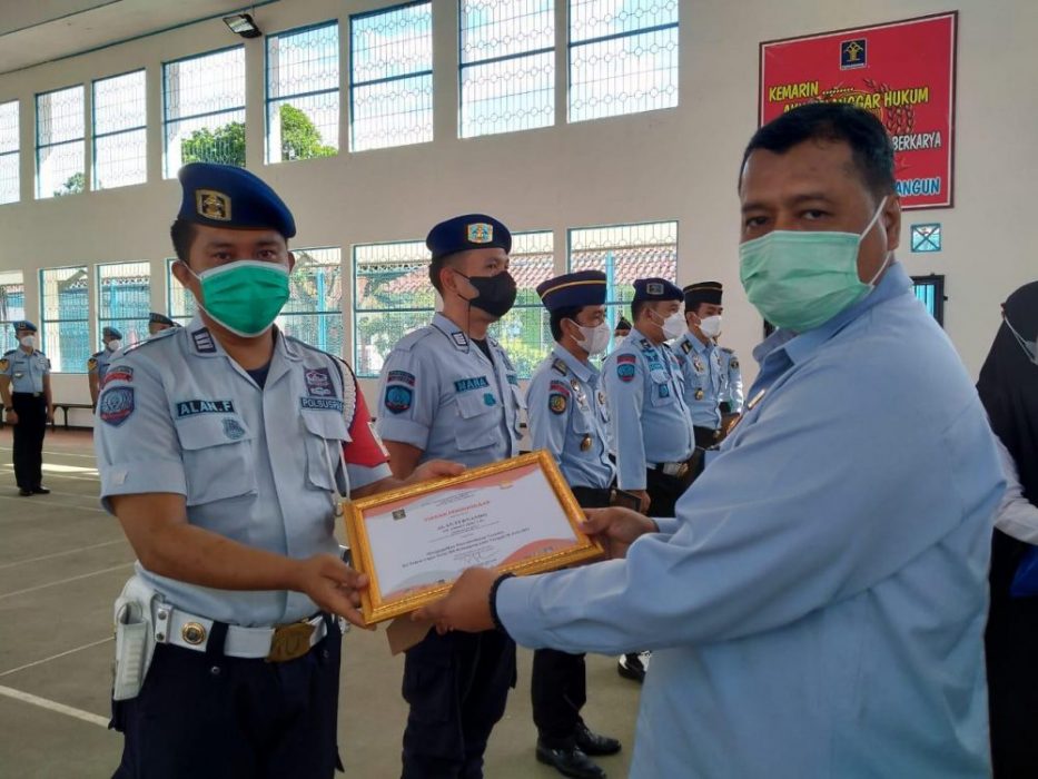 Delapan Pegawai Lapas Dapatkan Penghargaan Gagal Penyelundupan Narkoba