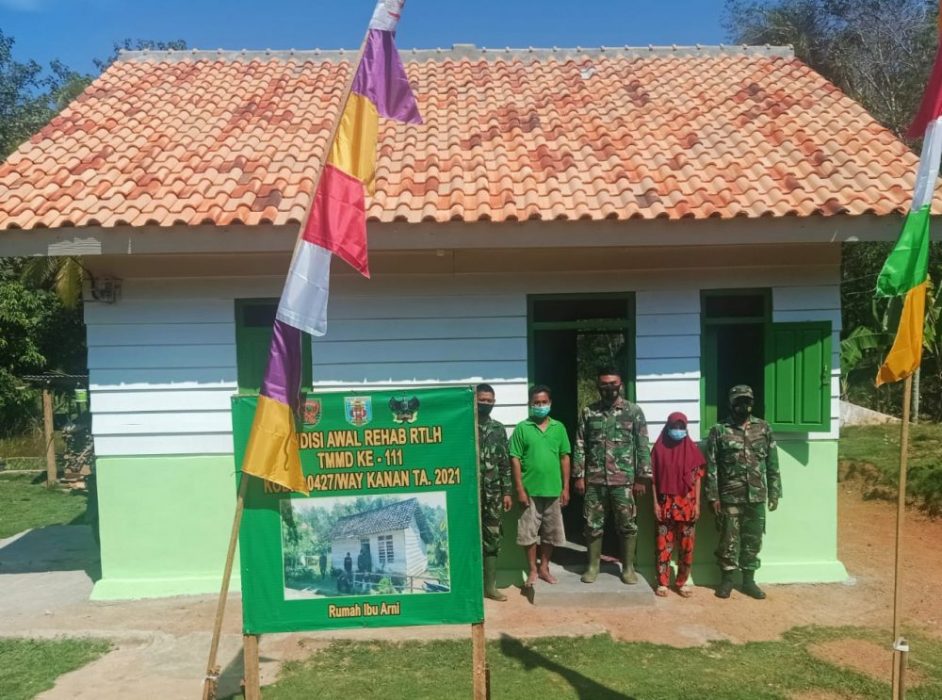 TMMD Ke-111 Kodim 0427/WayKanan Wujudkan Doa dan Mimpi Arni Tinggal di Rumah Layak Huni