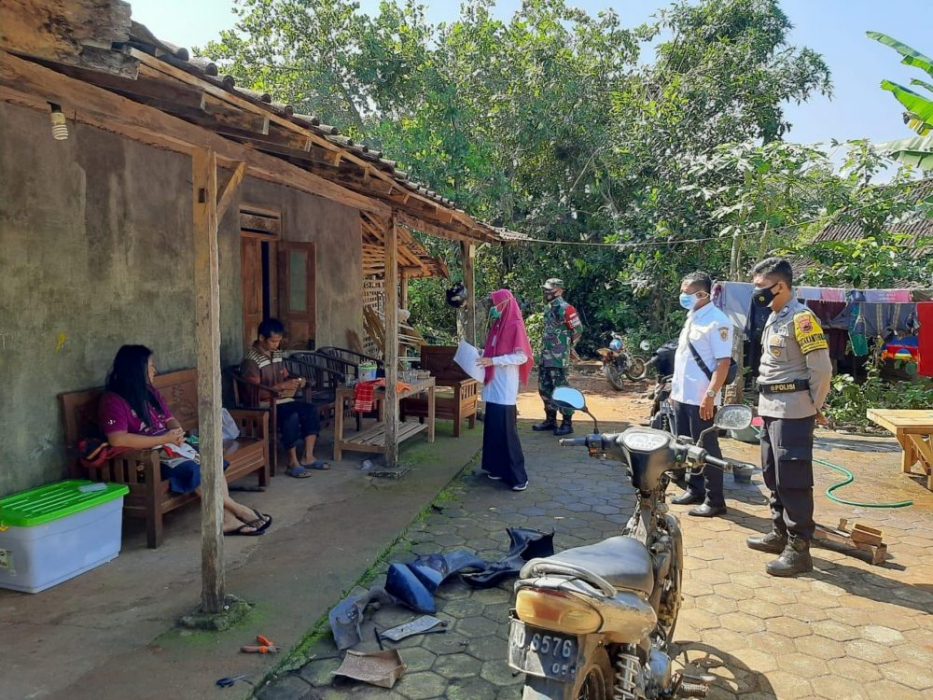 Ini Tujuan Babinsa Dampingi Petugas Kesehatan Laksanakan Tracing